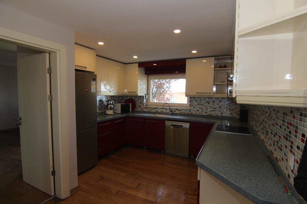 ZEKERİYAKÖY YONCA EVLERİNDE KİRALIK 3+1 DAİRE