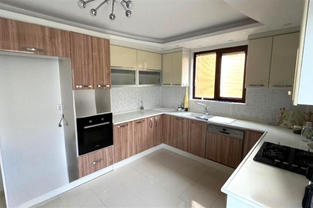 CENTURY 21 BAL'dan 3+1 fiyatına 5+2 VİLLA 