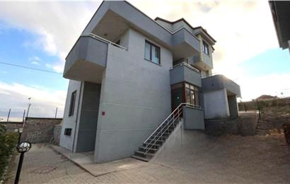 CENTURY 21 BAL'dan 3+1 fiyatına 5+2 VİLLA 