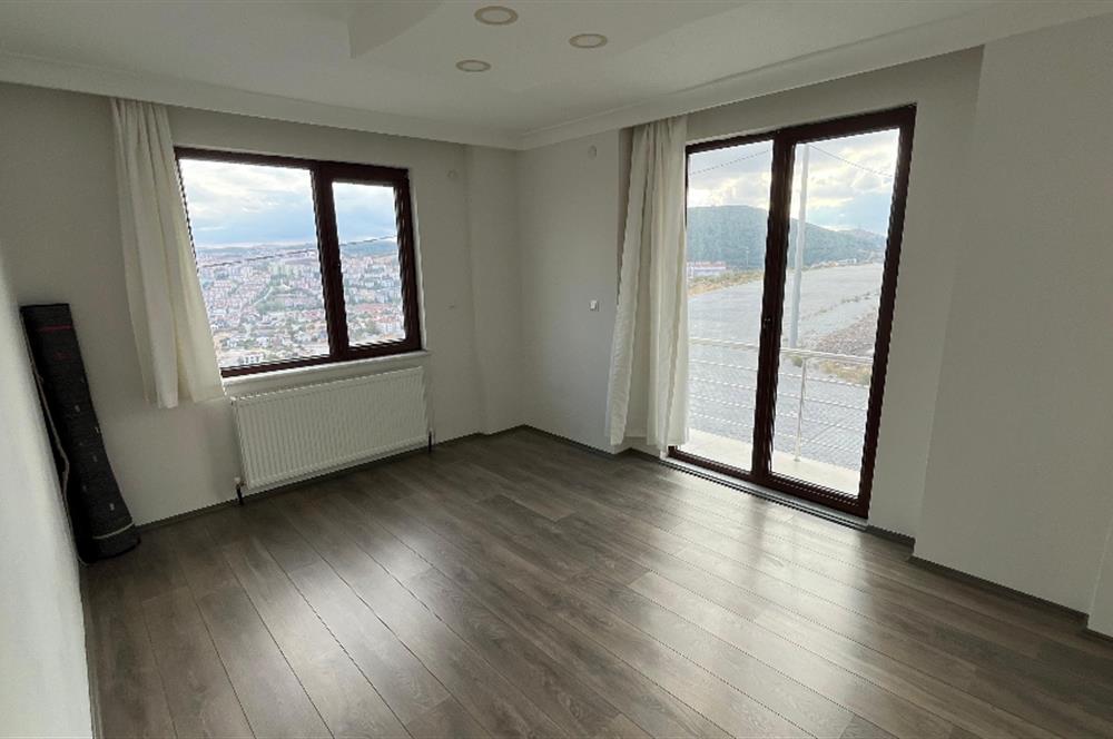 CENTURY 21 BAL'dan 3+1 fiyatına 5+2 VİLLA 