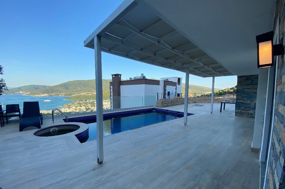 Bodrum Torba’da Kiralık Tüm Katlardan Deniz Manzaralı ve Özel Havuzlu Müstakil 5+1 Lüks Villa