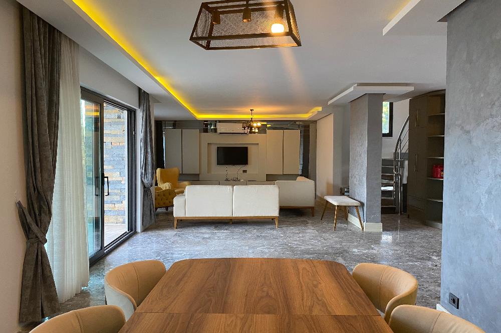Bodrum Torba’da Kiralık Tüm Katlardan Deniz Manzaralı ve Özel Havuzlu Müstakil 5+1 Lüks Villa
