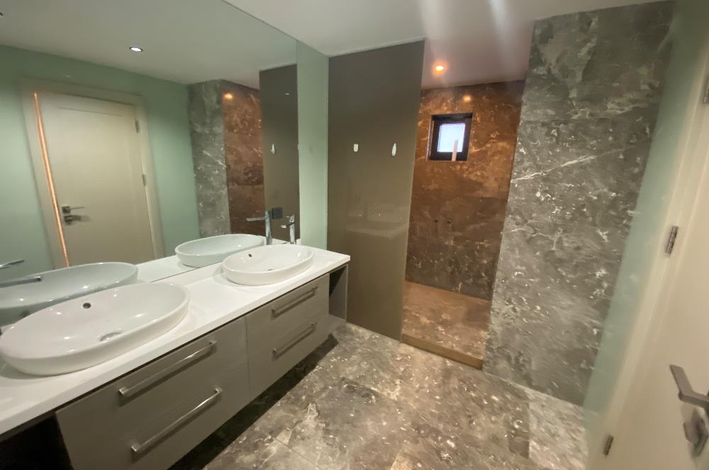 Bodrum Torba’da Kiralık Tüm Katlardan Deniz Manzaralı ve Özel Havuzlu Müstakil 5+1 Lüks Villa