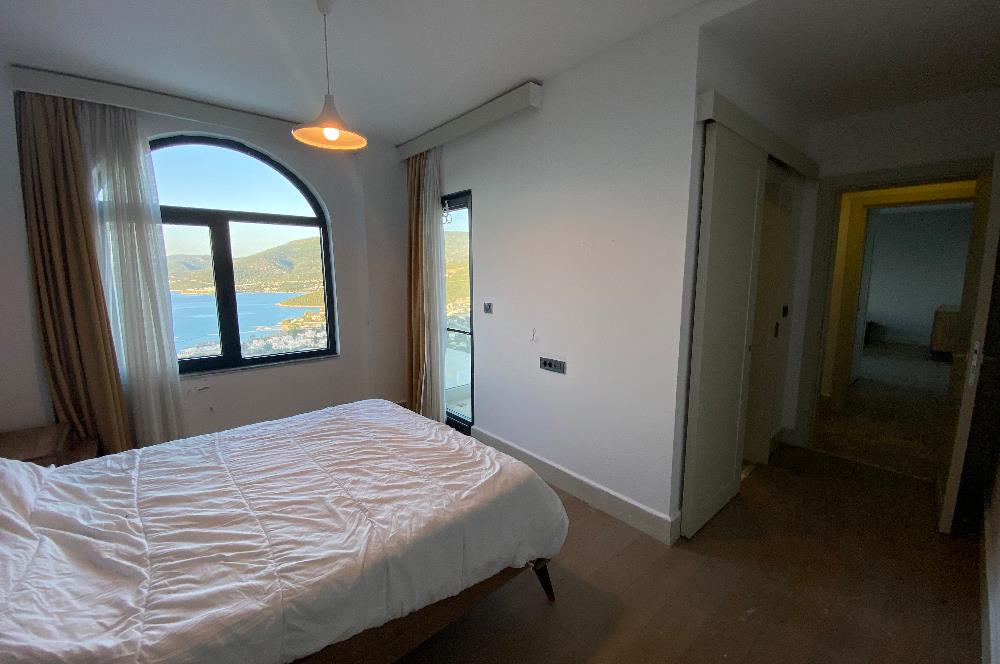 Bodrum Torba’da Kiralık Tüm Katlardan Deniz Manzaralı ve Özel Havuzlu Müstakil 5+1 Lüks Villa