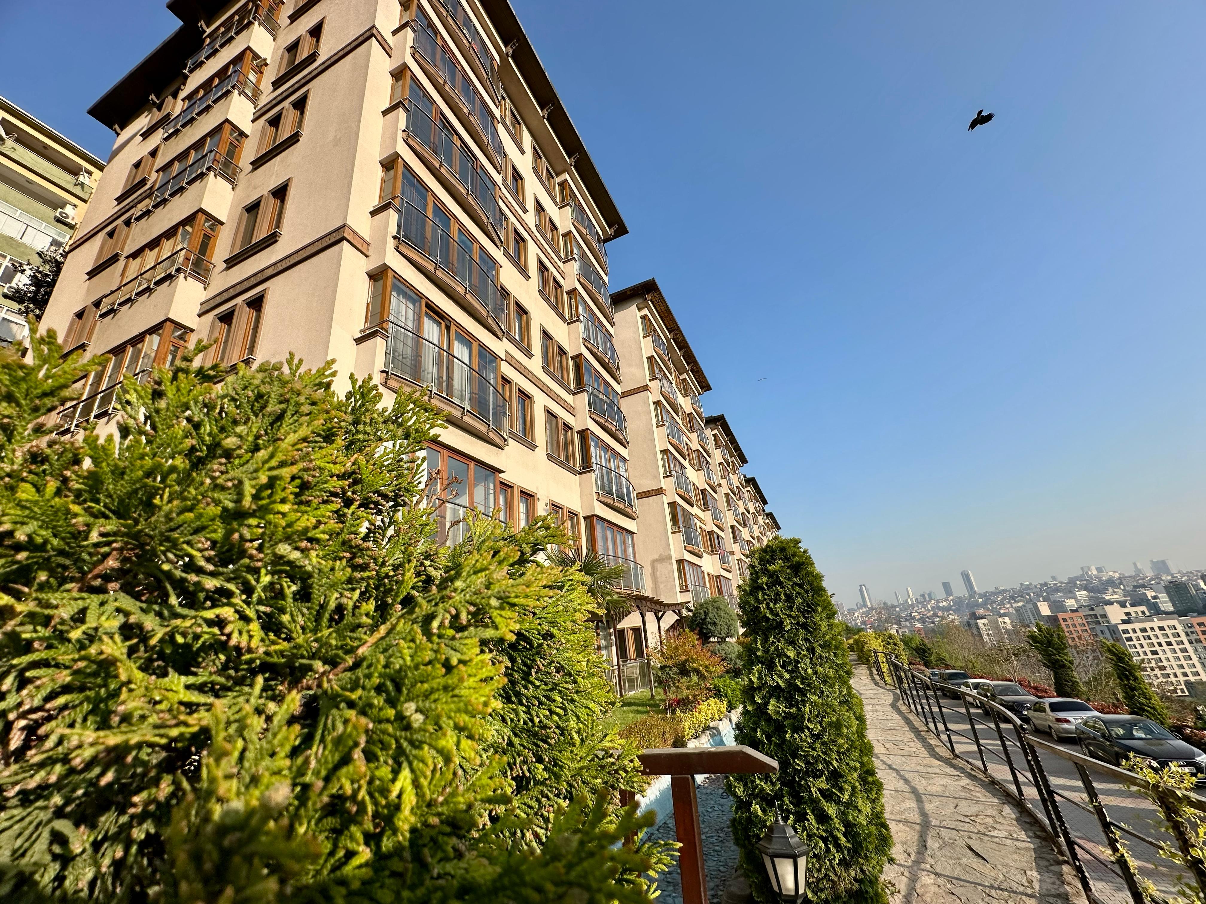 Kağıthane Satılık Daire Ab-ı Hayat Sitesinde 4+1 Fırsat Daire