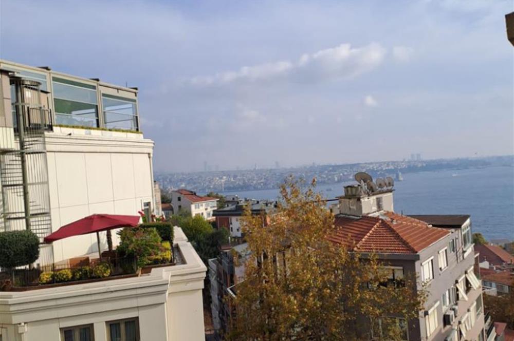 GÜMÜŞSUYU İNÖNÜ CADDESİNE PARALEL SOKAKTA SATILIK BİNA