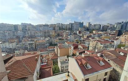 GÜMÜŞSUYU İNÖNÜ CADDESİNE PARALEL SOKAKTA SATILIK BİNA