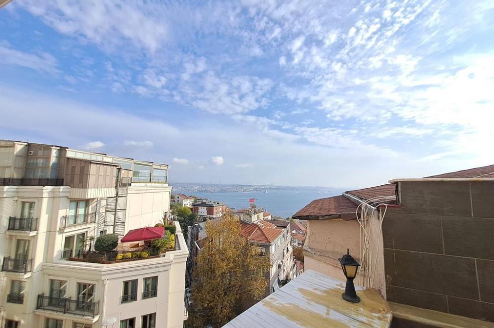 GÜMÜŞSUYU İNÖNÜ CADDESİNE PARALEL SOKAKTA SATILIK BİNA