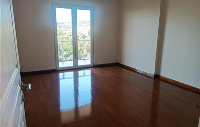 PENDIKTE DUBLEKS SATILIK DAIRE ŞEHİRDE VİLLA KONFORU
