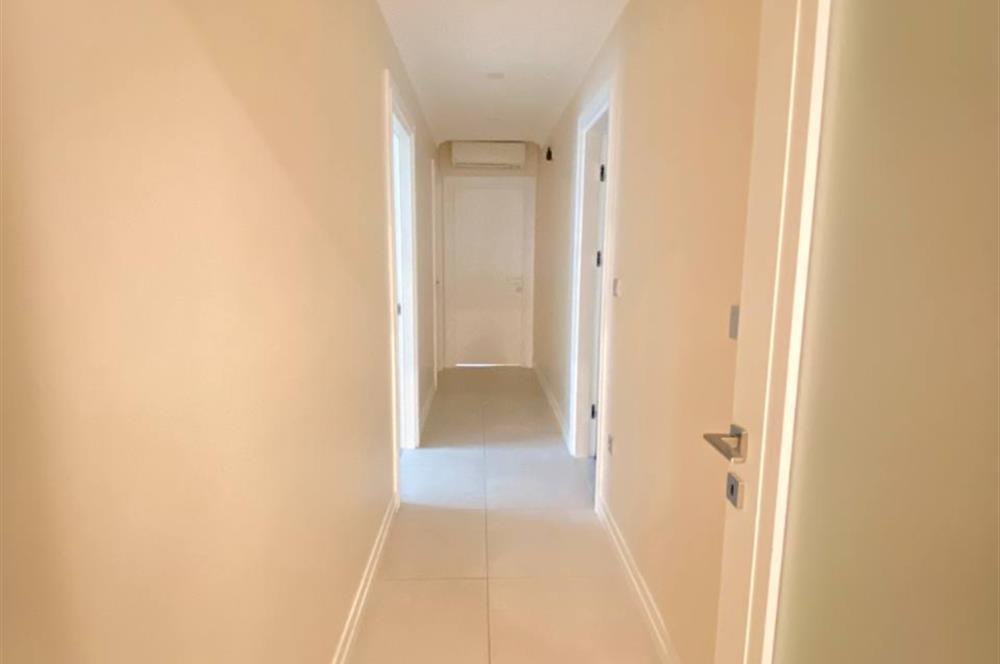 Erenköy İstasyon Caddesi Üzerinde Beyaz Eşyalı 4+1 Lüks Daire