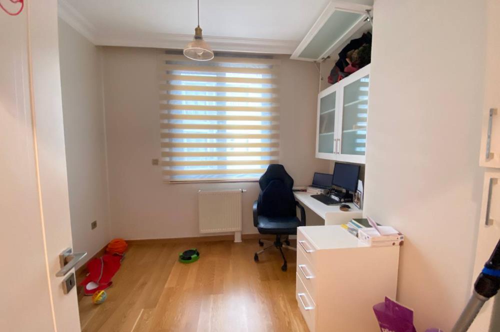 Erenköy İstasyon Caddesi Üzerinde Beyaz Eşyalı 4+1 Lüks Daire