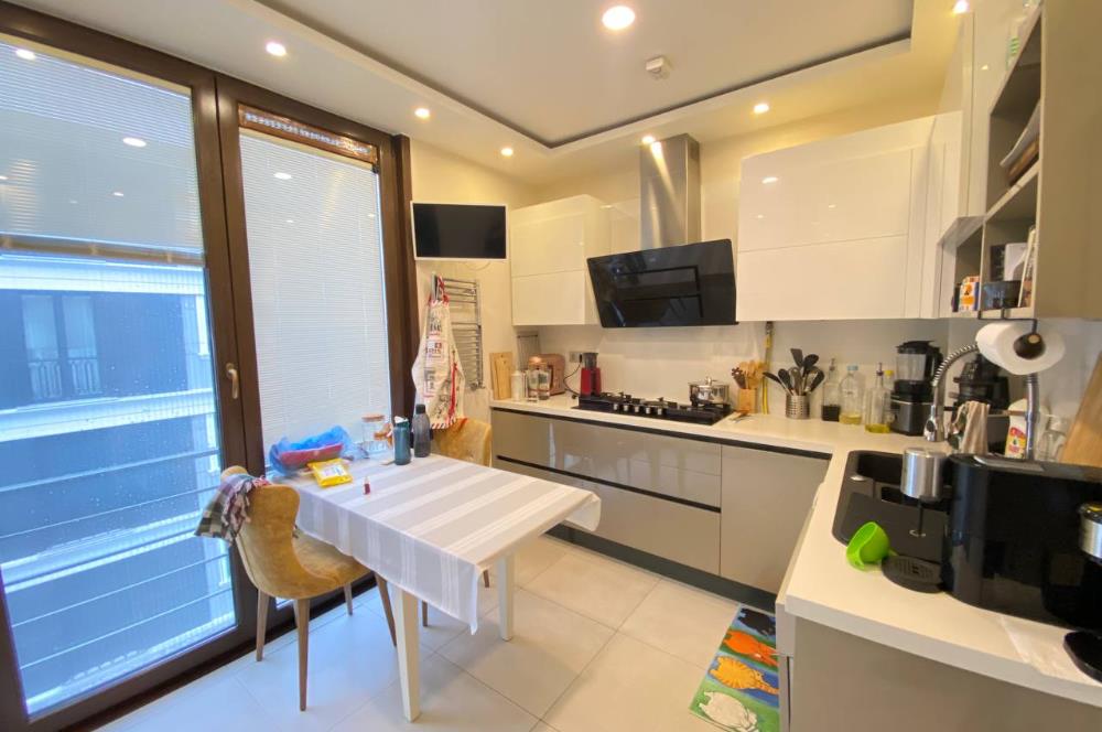 Erenköy İstasyon Caddesi Üzerinde Beyaz Eşyalı 4+1 Lüks Daire