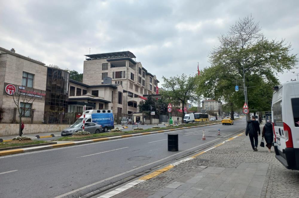 Eyüp Sultan camii'ne 550 metre müthiş konumda 5 katlı bina