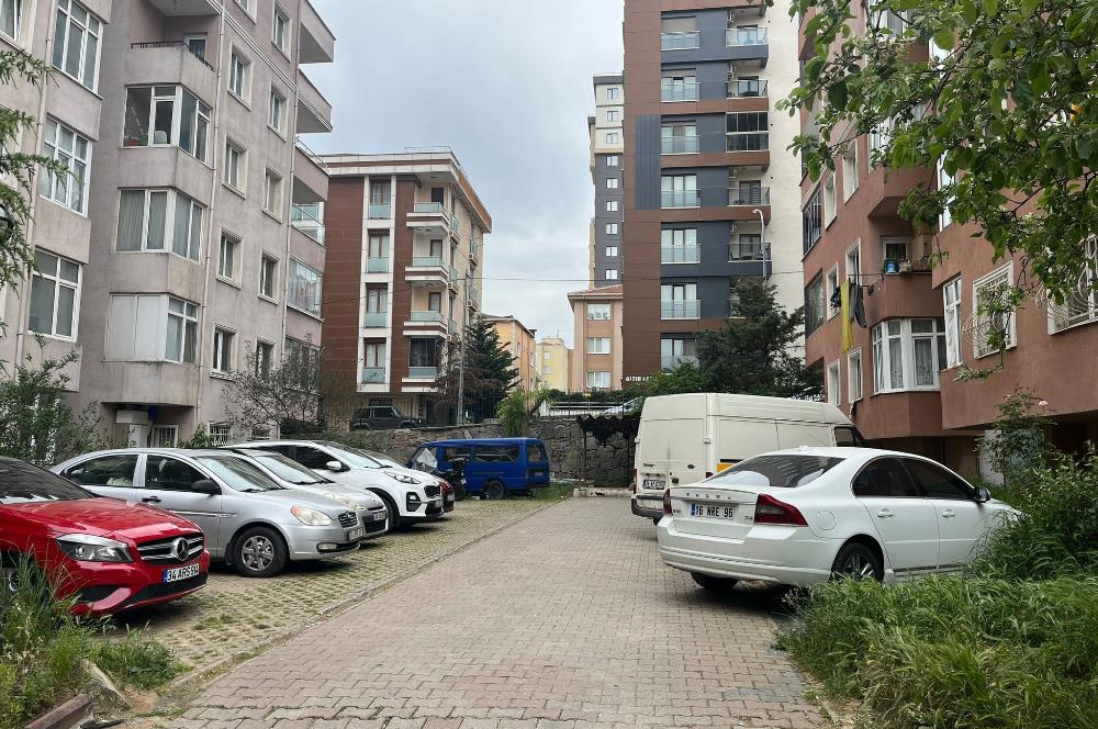 ÜMRANİYE TAVUKÇUYOLU'NDA, SİTE İÇİNDE,  SATILIK GENİŞ 3+1