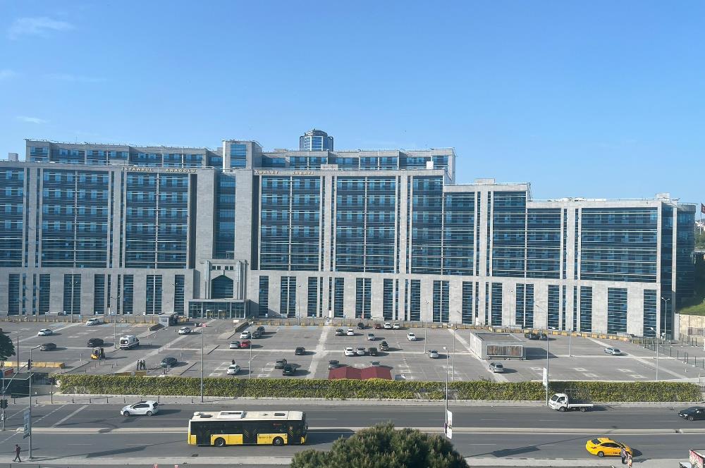ANADOLU ADLİYESİ KARŞISINDA PLAZADA KİRALIK  2+1 OFİS