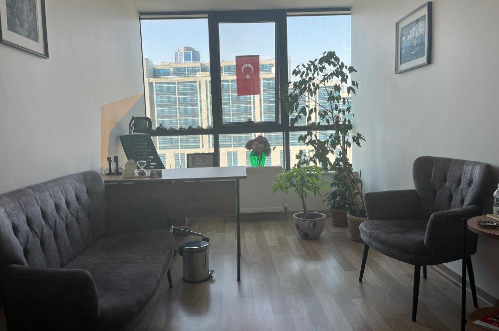 ANADOLU ADLİYESİ KARŞISINDA PLAZADA KİRALIK  2+1 OFİS