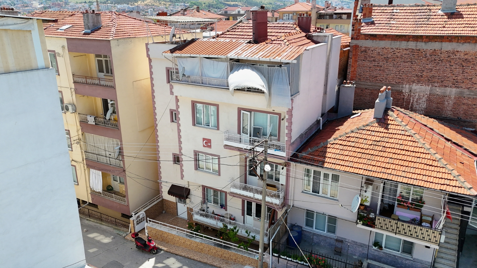 C21 WİNNER ALİ HİKMET PAŞA MAHALLESİ KOMPLE SATILIK 4 KATLI BİNA