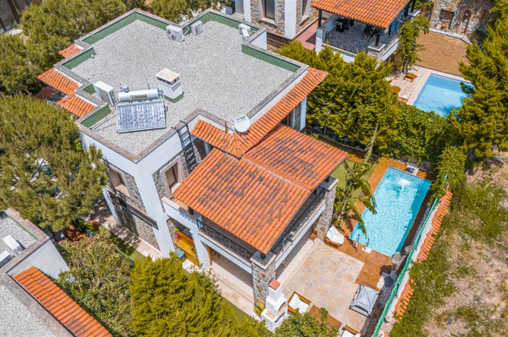 BODRUM KADIKALESİ'NDE SATILIK TAM MÜSTAKİL HAVUZLU VİLLA
