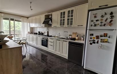ÇAMLICA ŞEHRİ SEFA KONUTLARINDA 135m2 NET 3+1 GÜVENLİKLİ HAVUZLU