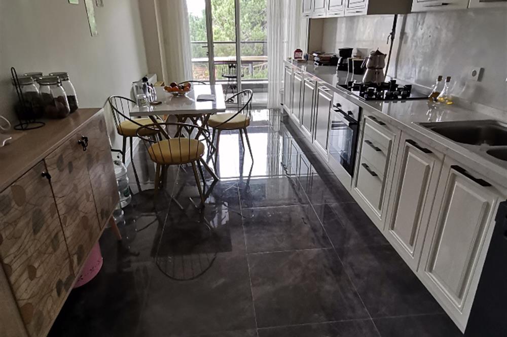 ÇAMLICA ŞEHRİ SEFA KONUTLARINDA 135m2 NET 3+1 GÜVENLİKLİ HAVUZLU