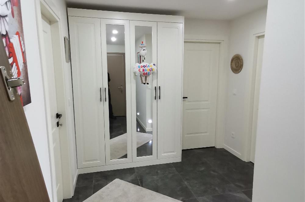 ÇAMLICA ŞEHRİ SEFA KONUTLARINDA 135m2 NET 3+1 GÜVENLİKLİ HAVUZLU