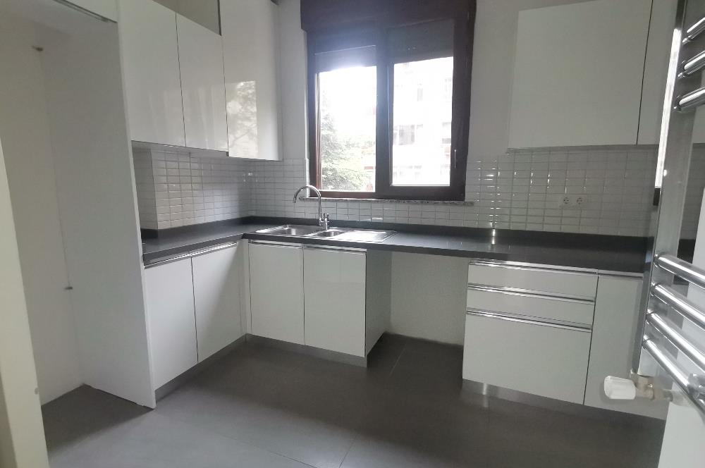 ERENKÖY ETHEMEFENDİ CADDESİ 3+1 KOMBİLİ YENİ BİNADA KİRALIK