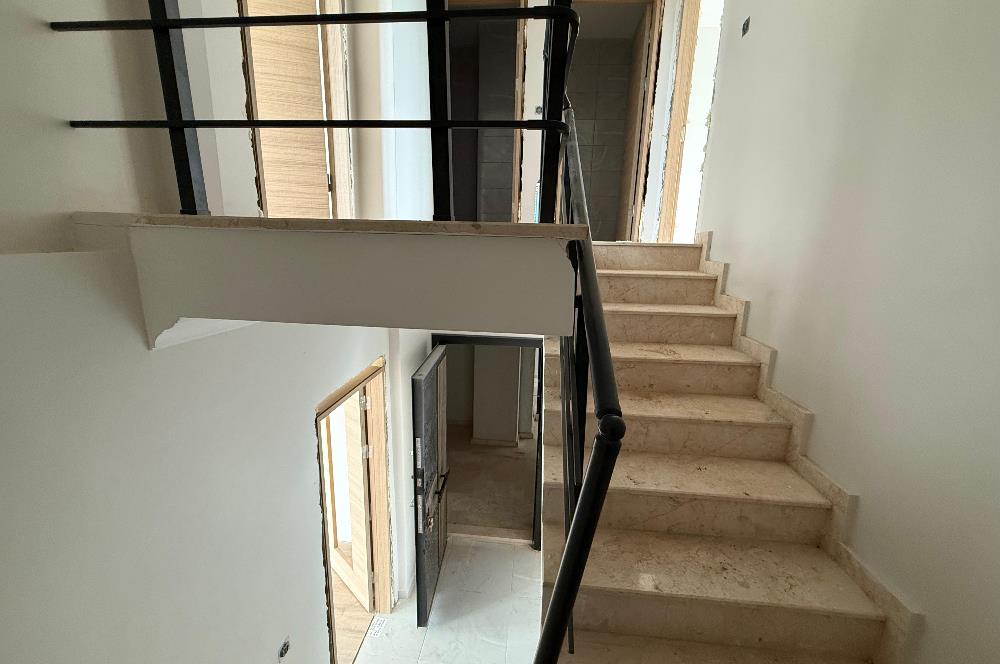 KARTEPE BELEDİYESİNİN HEMEN YANINDA SATILIK 3+1 ÇATI DUBLEKS