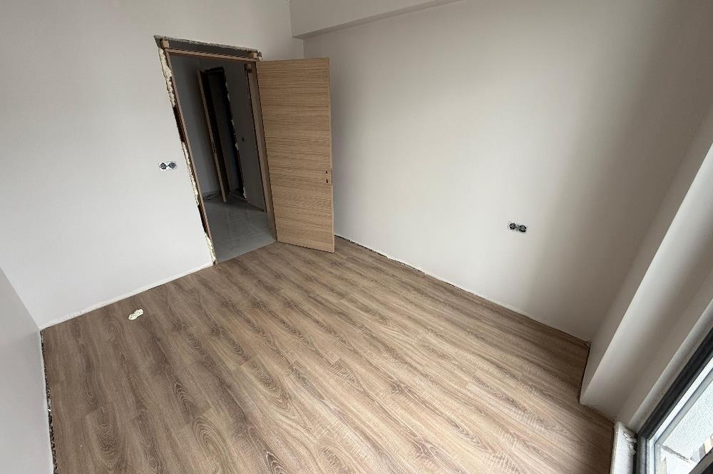KARTEPE BELEDİYESİNİN YANINDA ARA KAT SIFIR 2+1 KİRALIK DAİRE