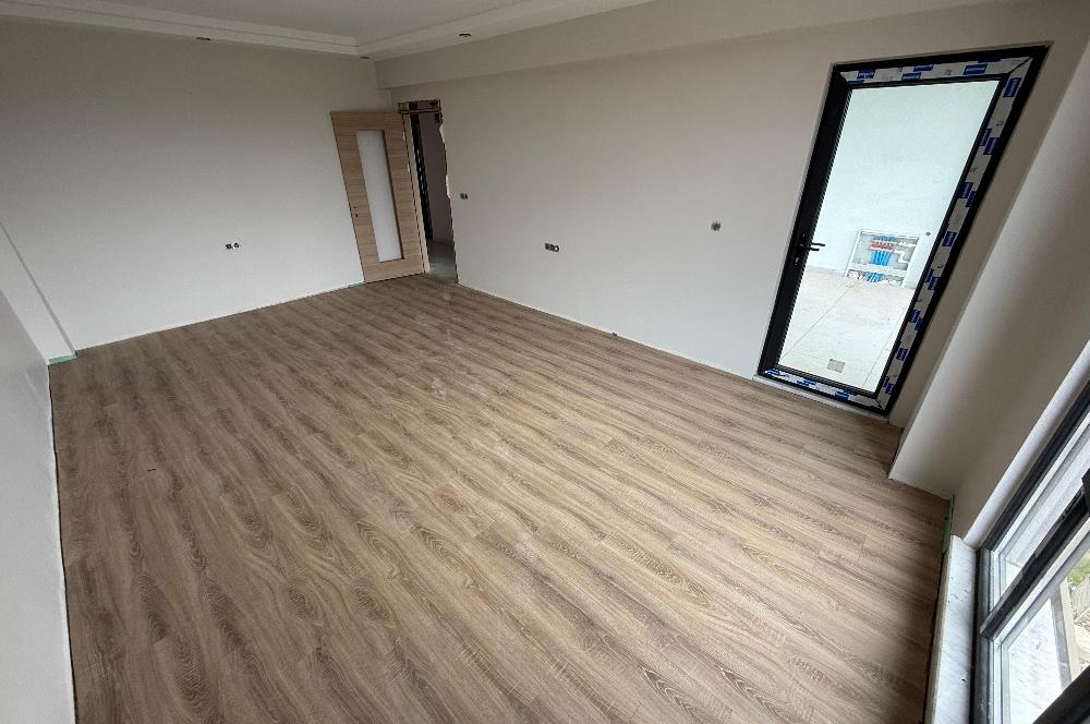 KARTEPE BELEDİYESİNİN YANINDA ARA KAT SIFIR 2+1 KİRALIK DAİRE