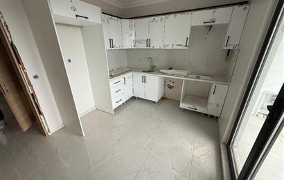 KARTEPE BELEDİYESİNİN YANINDA ARA KAT SIFIR 2+1 KİRALIK DAİRE