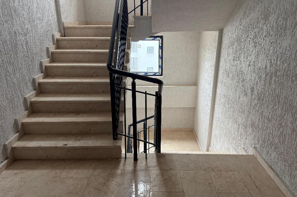 KARTEPE BELEDİYESİNİN YANINDA ARA KAT SIFIR 2+1 KİRALIK DAİRE