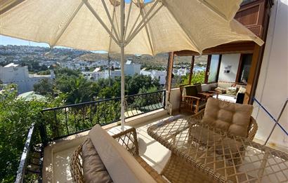 Bodrum Akyarlar Fener Sahiline Yürüme Mesafesinde Havuzlu Site İçinde Kiralık Müstakil Bahçeli Dubleks Yazlık
