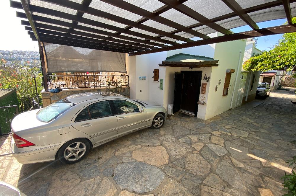 Bodrum Akyarlar Fener Sahiline Yürüme Mesafesinde Havuzlu Site İçinde Kiralık Müstakil Bahçeli Dubleks Yazlık