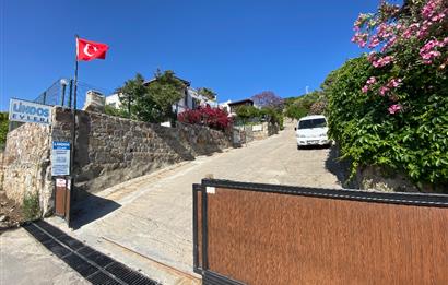 Bodrum Akyarlar Fener Sahiline Yürüme Mesafesinde Havuzlu Site İçinde Kiralık Müstakil Bahçeli Dubleks Yazlık