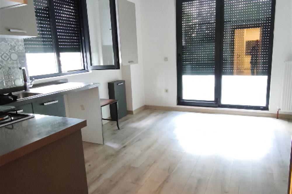Kadıköy Göztepe Tanzimat Sokak'ta Bağdat Caddesi Yakını 1+1 Satılık Daire