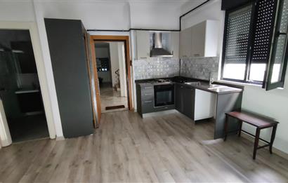 Kadıköy Göztepe Tanzimat Sokak'ta Bağdat Caddesi Yakını 1+1 Satılık Daire