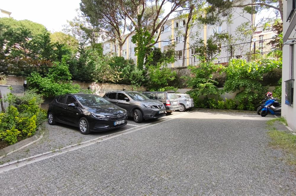 Kadıköy Göztepe Tanzimat Sokak'ta Bağdat Caddesi Yakını 1+1 Satılık Daire