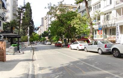 Kadıköy Göztepe Tanzimat Sokak'ta Bağdat Caddesi Yakını 1+1 Satılık Daire