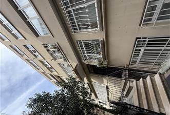 GÜMÜŞSUYU İNÖNÜ CADDESİNE YAKIN EN ÜST KAT FERAH SATILIK DAİRE
