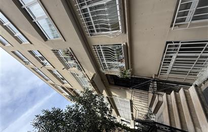 GÜMÜŞSUYU İNÖNÜ CADDESİNE YAKIN EN ÜST KAT FERAH SATILIK DAİRE