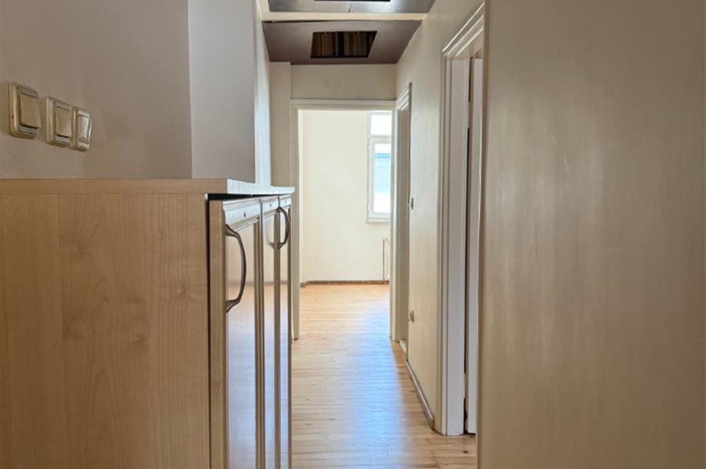 GÜMÜŞSUYU İNÖNÜ CADDESİNE YAKIN EN ÜST KAT FERAH SATILIK DAİRE