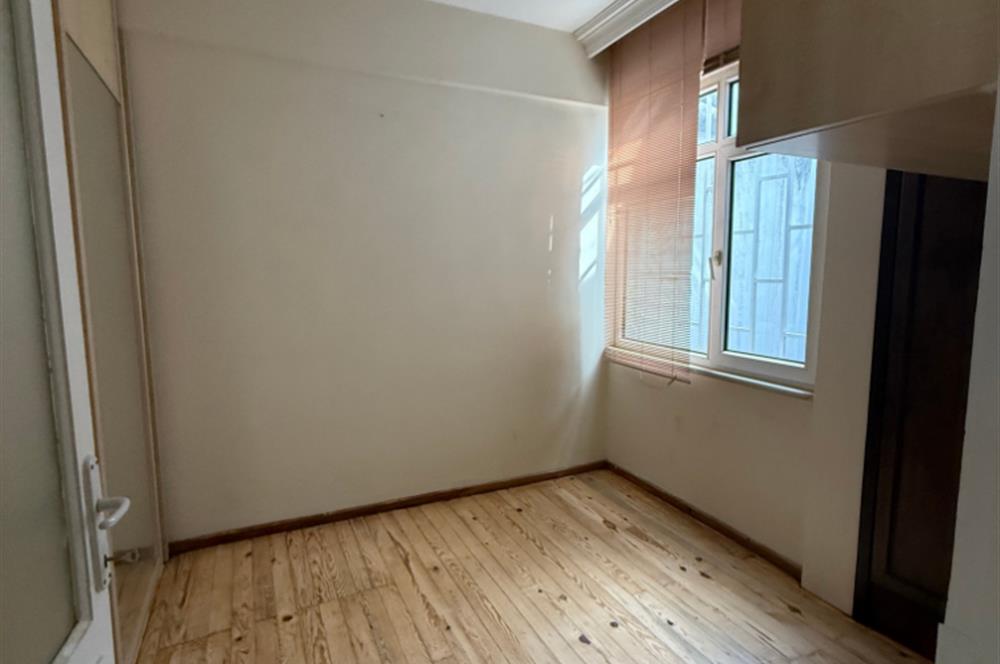 GÜMÜŞSUYU İNÖNÜ CADDESİNE YAKIN EN ÜST KAT FERAH SATILIK DAİRE