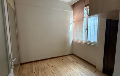 GÜMÜŞSUYU İNÖNÜ CADDESİNE YAKIN EN ÜST KAT FERAH SATILIK DAİRE