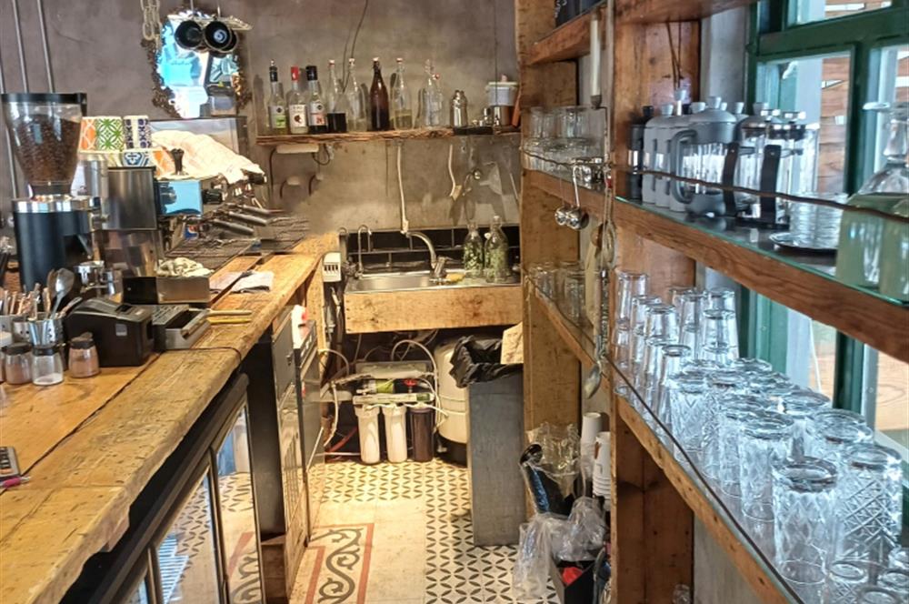 Kınalıada'nın İşlek Noktasında Hazır Müşterili Satılık Kafe