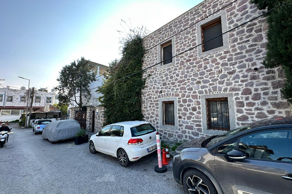 Bodrum Marinaya 3 DK Mesafede Satılık Tarihi Taş Villa