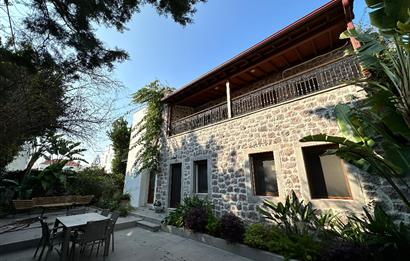 Bodrum Marinaya 3 DK Mesafede Satılık Tarihi Taş Villa
