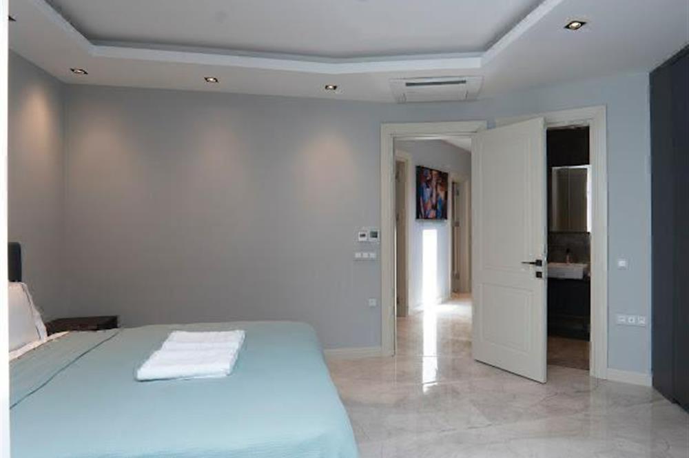 Yalıkavak Geriş Mevkii Deniz Manzaralı Satılık 3+1 Havuzlu Villa