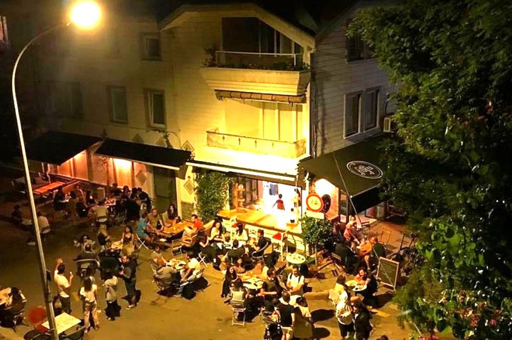 Kınalıada'nın İşlek Noktasında Hazır Müşterili Satılık Kafe