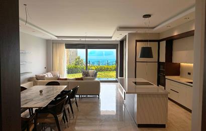 Yalıkavakta Deniz Manzaralı Eşyalı 5+1 Satılık Villa
