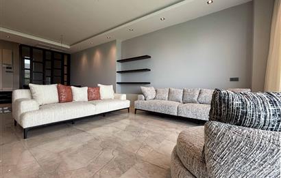 Yalıkavakta Deniz Manzaralı Eşyalı 5+1 Satılık Villa